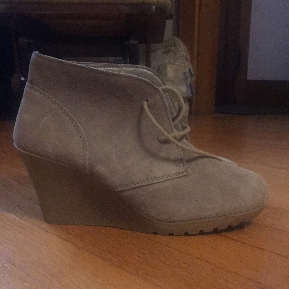 White mountain booties